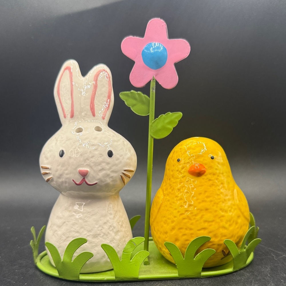Ceramic Bunny and Chick salt & pepper shakers - White and Yellow